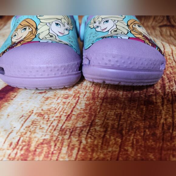 Disney Frozen Crocs Kids Clogs Anna Elsa Blue Purple Slip On Shoes - Picture 2 of 11